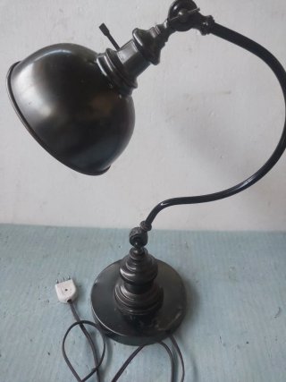 Lampada da tavolo metallo