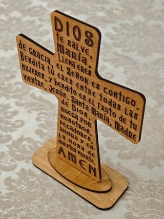 Cruz de madera 15cm con el AVE MARIA
