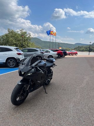 Yamaha R7 2025 Negra