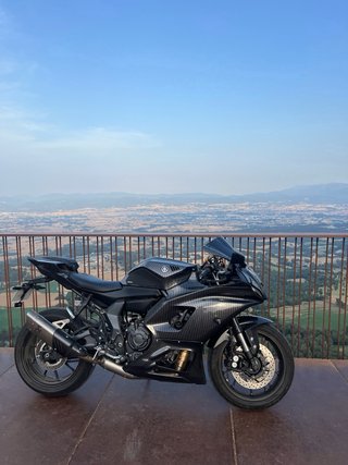 Yamaha R7 2025 Negra