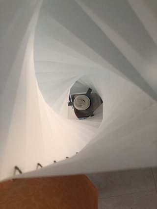 Lámpara de mesa diseño origami