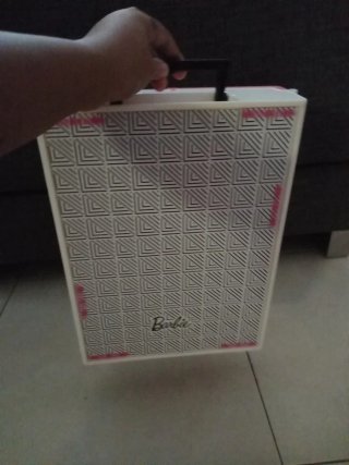 Armario Barbie rosa con accesorios