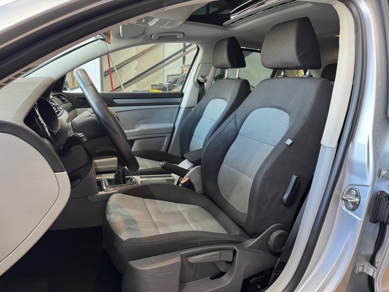 Škoda Superb 2.0 TDI CR Ambition 2009, foto 8