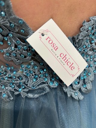 Vestido largo azul con pedrería