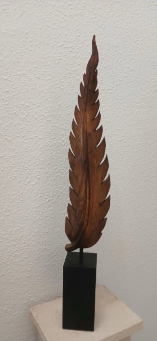 N° 1 : Figura decorativa hoja madera