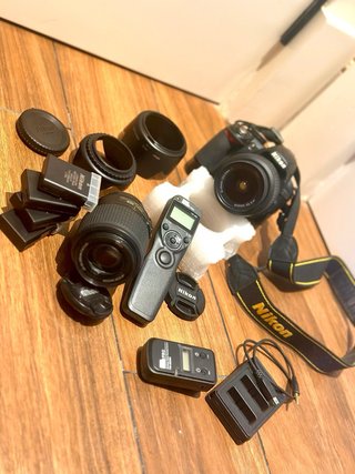 Nikon D3100 - LOTE Cámara Réflex + tripode