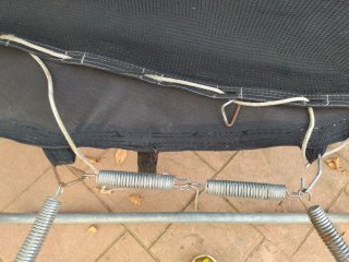 Cama elástica con red de seguridad