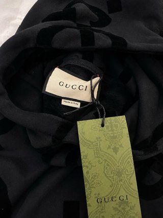 Sudadera Gucci con capucha negra