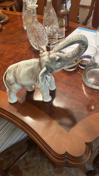 Elefante de porcelana vintage