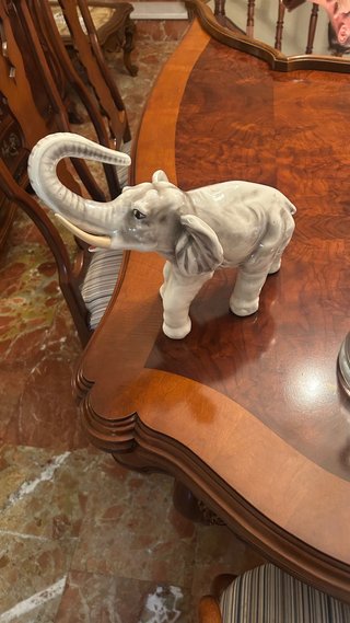 Elefante de porcelana vintage