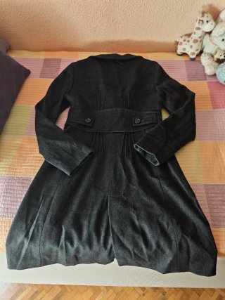Abrigo largo gris elegante Zara