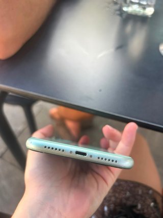 iPhone 11 128 GB Verde. Salud bateria 75%
