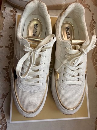 Deportivas Michael Kors Blancas y Doradas