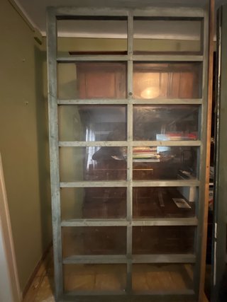 2 Puertas industriales de madera y cristal