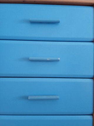 Cajonera azul y marrón