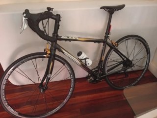 Bicicleta carretera Sunn , llevo un año sin usarla