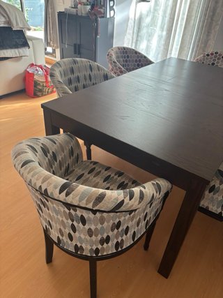 Mesa comedor extensible wengué y 6 sillas
