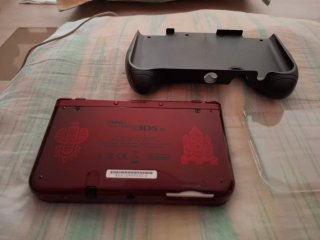 Nintendo 3DS XL Monster Hunter Rojo