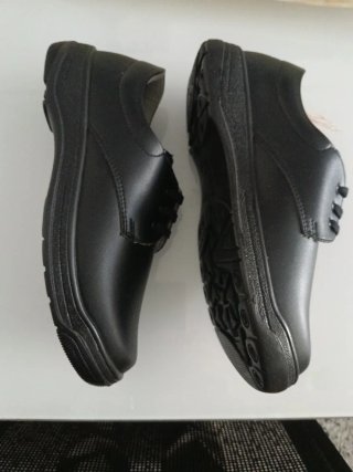 Zapatos de trabajo negros