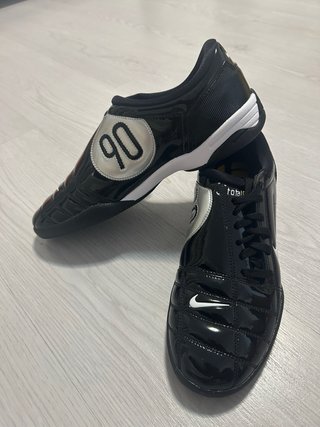 Zapatillas Nike Total 90 Negras y Plateadas