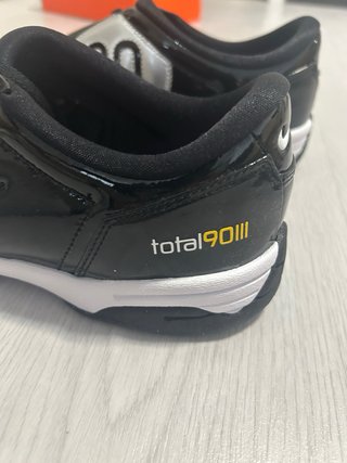 Zapatillas Nike Total 90 Negras y Plateadas
