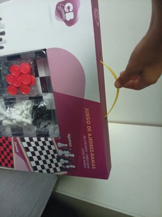 Juego de Ajedrez y Damas 76 Piezas