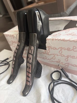 Manetas Sram Red AXS 12v Rojas