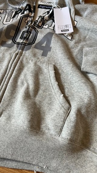 Sudadera Supreme x Maison Margiela Gris