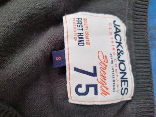 Jersey Jack & Jones cuello pico negro. Talla S