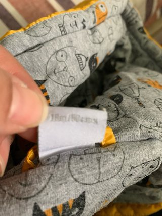 Abrigo acolchado niña amarillo