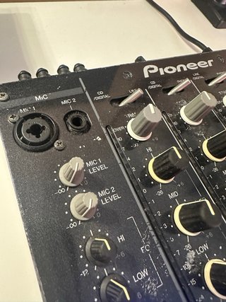 Pioneer DJM-800 + Flightcase Revisada