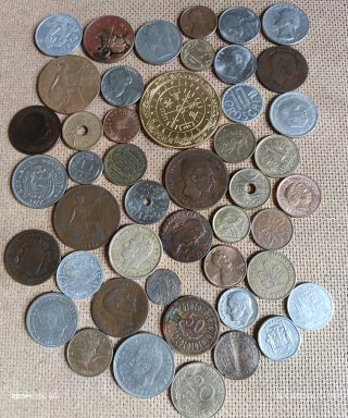 Lote 46 monedas antiguas variadas