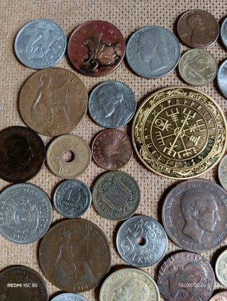 Lote 46 monedas antiguas variadas