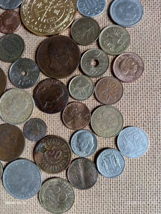 Lote 46 monedas antiguas variadas
