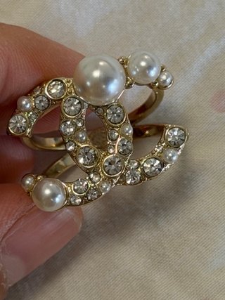 Anillo Chanel Dorado Perlas y Cristales