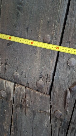 Puerta antigua de madera con cuarterón