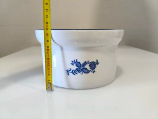 Set cazuela cerámica vintage y cesta mimbre