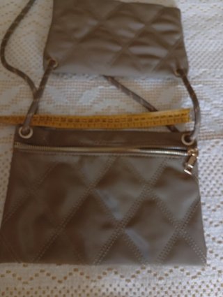Bolso de hombro acolchado