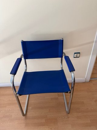 Mobiliario de oficina: escritorio y sillas