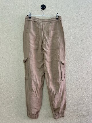 Pantalón cargo Zara beige
