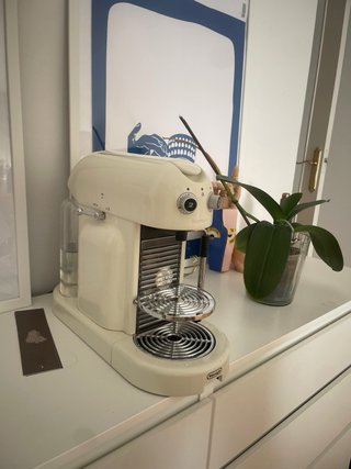 Cafetera Nespresso modelo maestria