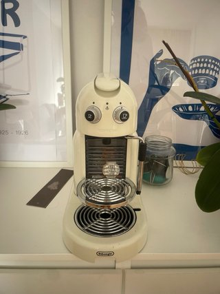 Cafetera Nespresso modelo maestria