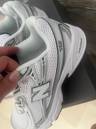 Zapatilla New Balance 740 Plata/Blanco