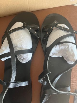 Sandalias Scalpers negras atadas