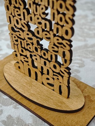 Cruz madera PADRENUESTRO troquelado c/Cristo 22cm