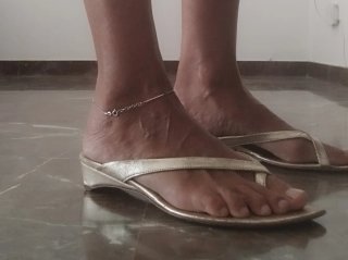 Sandalias de piel doradas