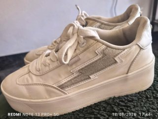 Zapatillas MTNG plateadas y blancas talla 39
