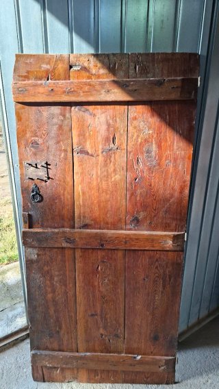 Puerta madera antigua rústica