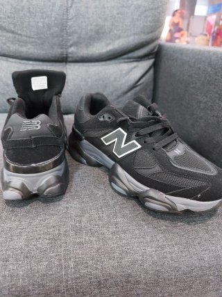 New Balance 9060 Negro/Gris