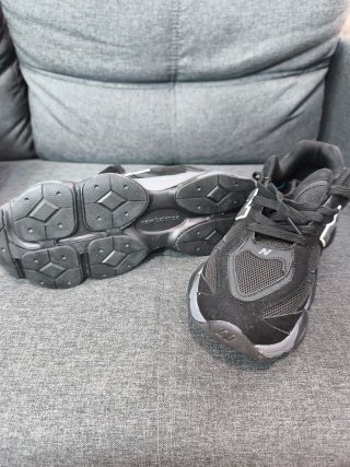 New Balance 9060 Negro/Gris